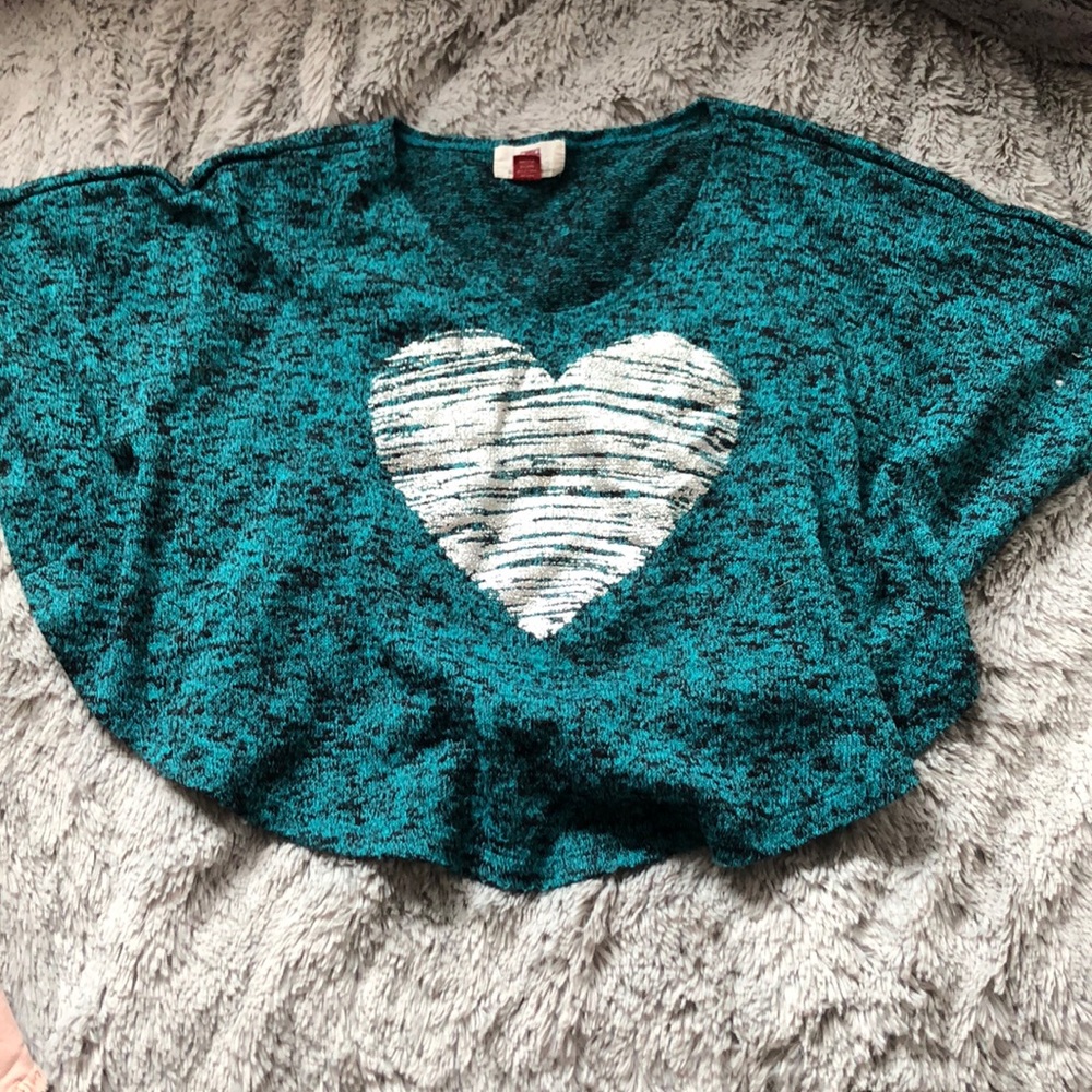 Black and blue silver heart have circle crop top
